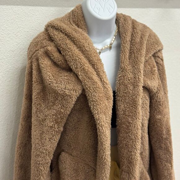 Super soft hooded  pullover - Picture 3 of 5